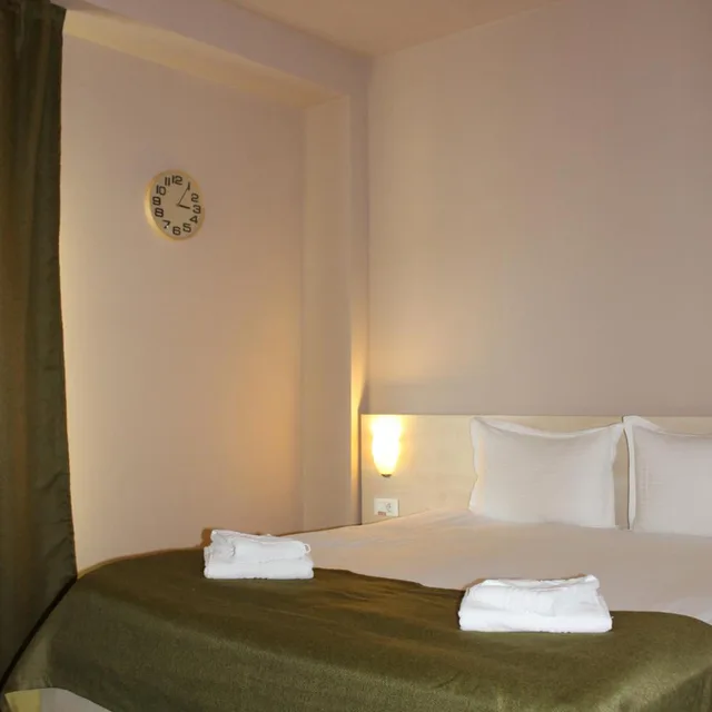غرفة سوبيريور بسرير مزدوج، Drachenhaus Stop Hotel 1/3