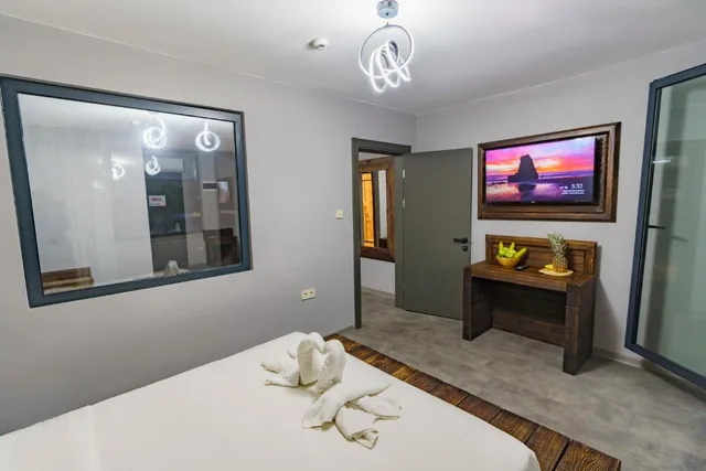 غرفة تنفيذية بشرفة، MacarTasi hotel 7/10