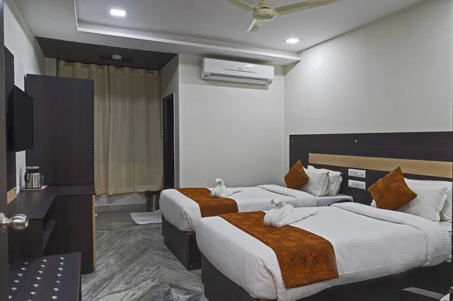 Deluxe, Double Bed, Hotel Royal Dezire 4/7