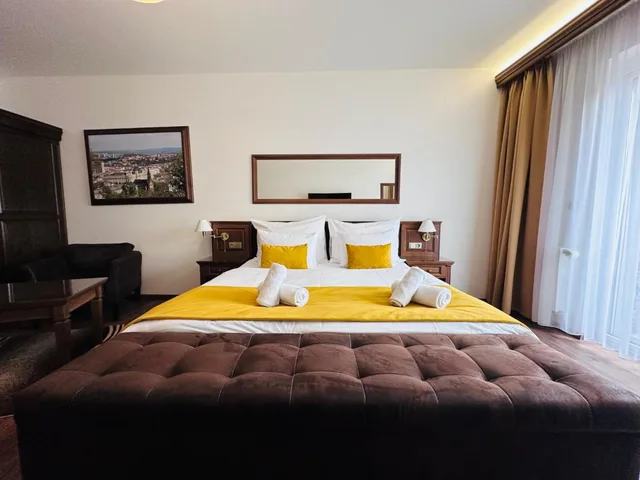 غرفة بسرير كينج بشرفة، Parkhotel Brno 2/6