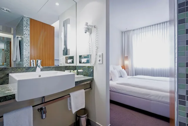 غرفة بسرير كوين في طابق مرتفع، Lindner Hotel Berlin Ku'damm, part of JdV by Hyatt 5/5