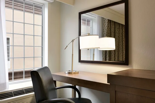 جناح بسرير كينج بمطبخ صغير، Hampton Inn And Suites Hershey 2/2