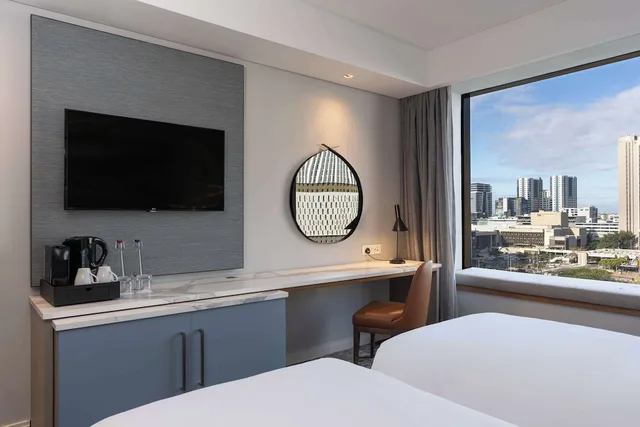 غرفة بريميوم بسريرين منفصلين بإطلالة على الجبل، Radisson Hotel Cape Town Foreshore 4/10