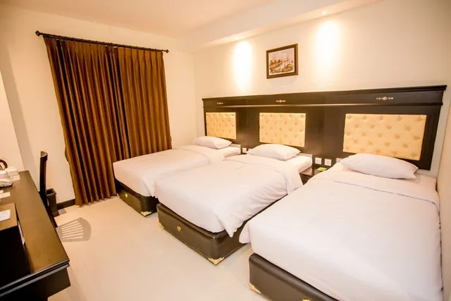 غرفة بريميير ثلاثية للمدخنين، Same Hotel Kendari 1/1