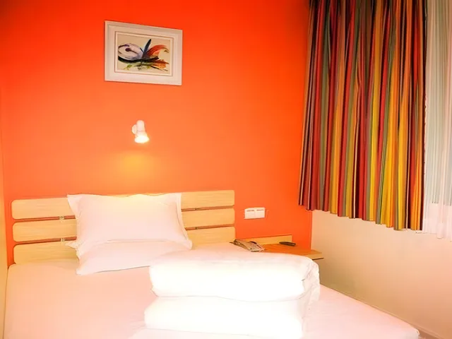 Fashion, King Bed، GREENTREE INTERNATIONAL COMMERCE CITY HOTEL 1/2