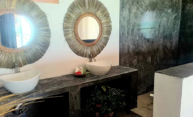 غرفة ديلوكس بسرير مزدوج بإطلالة على البحر بشرفة، Garden Beach Bungalows 3/4