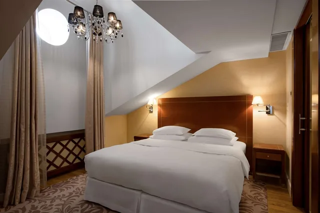 جناح جونيور، Grand Hotel Vilnius, Curio Collection by Hilton 1/2