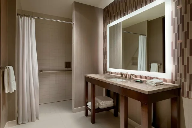 غرفة كلوب بسرير كينج بإطلالة على المدينة، Westin Phoenix Downtown 8/8
