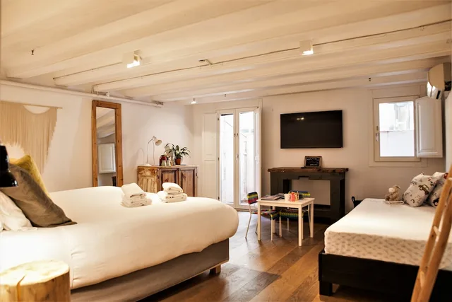 غرفة ديلوكس بسرير كينج مع أريكة، Eco Boutique Hostal Grau 4/8