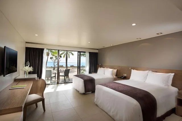 غرفة بسريرين كوين بحوض استحمام، DoubleTree Resort by Hilton Hotel Fiji - Sonaisali Island 1/5