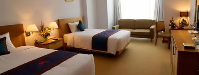 غرفة ديلوكس بسريرين منفصلين بإطلالة على المدينة بغرفة نوم واحدة، Petro Hotel 5/9