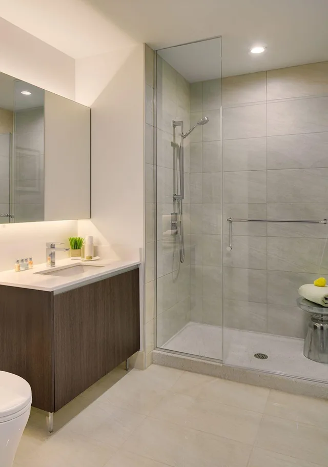 2 Bedrooms, Executive, Suite, Multiple Beds, City View, Corner، Level Chicago Old Town 3/3