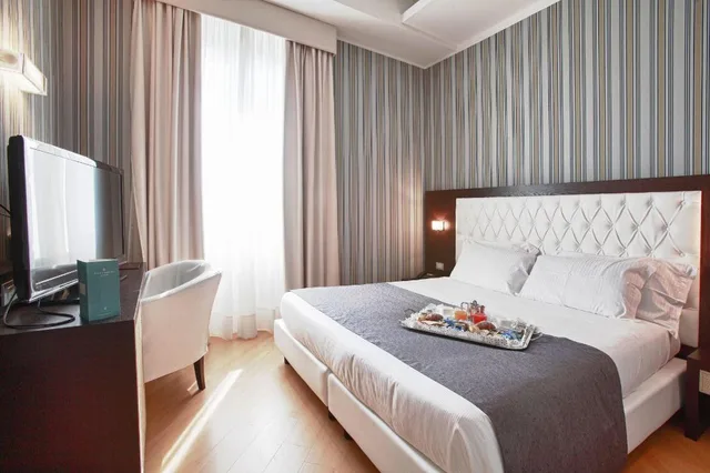 جناح بسرير مزدوج، Hotel Naples 2/5