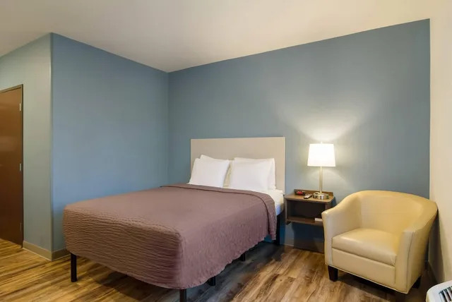 Standard, Queen Bed, WoodSpring Suites Jacksonville - South 5/7