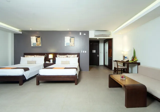 غرفة سوبيريور بسرير كينج، Fairways And Bluewater Newcoast Boracay 2/5