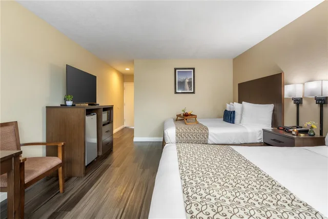 Room, 2 Queen Beds, Patio, Bathtub, Accessible, Best Western Westminster Inn 2/4