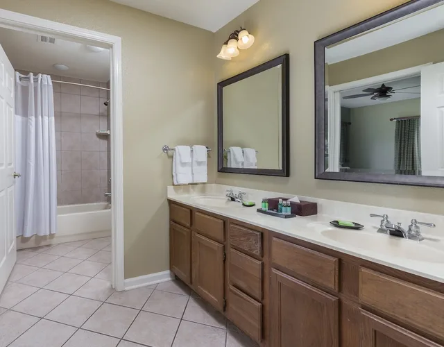 شقة سكنية بسرير كينج بغرفة نوم واحدة مع أريكة، Club Wyndham Smoky Mountains 2/2