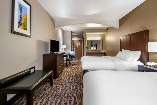 غرفة كومفورت بسريرين كوين، Comfort Suites Portland Airport 1/5