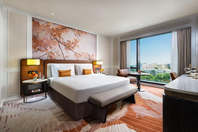 Taj Club, King Bed، Taj Palace Lucknow 1/1