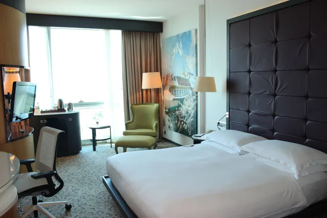 Peninsula, Deluxe, King Bed, Sea View، Doubletree By Hilton Hotel Istanbul - Moda 2/10