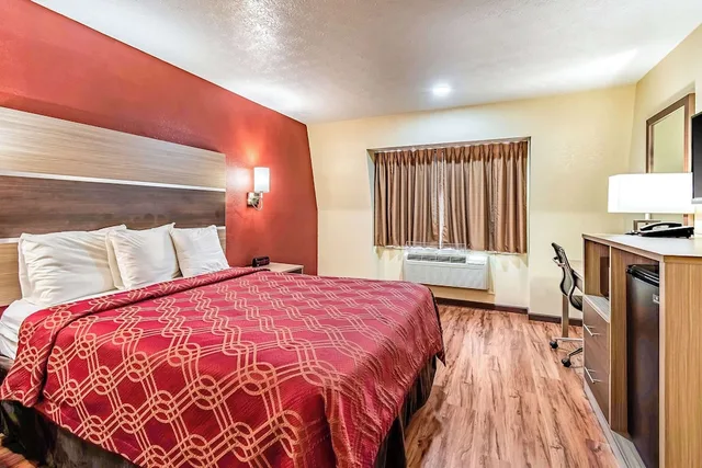 غرفة قياسية بسرير كوين، Worthington Motor Lodge 1/4