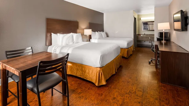 Standard, 2 Queen Beds, Smoking, SureStay Plus Hotel by Best Western Hammond 3/4