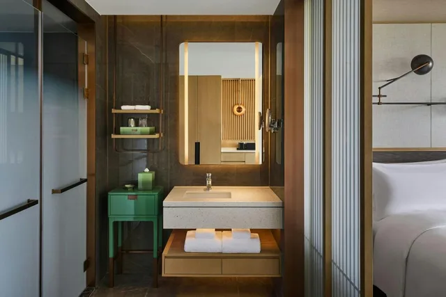 غرفة بسرير كينج بإطلالة على الحديقة، Suzhou Marriott Hotel Yangcheng Lake 4/4