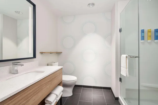 غرفة بسرير كوين، Tru By Hilton Fort Lauderdale Airport 3/3
