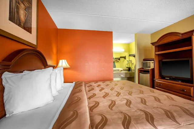 غرفة بسرير كينج، Quality Inn Duncan Spartanburg West 2/3