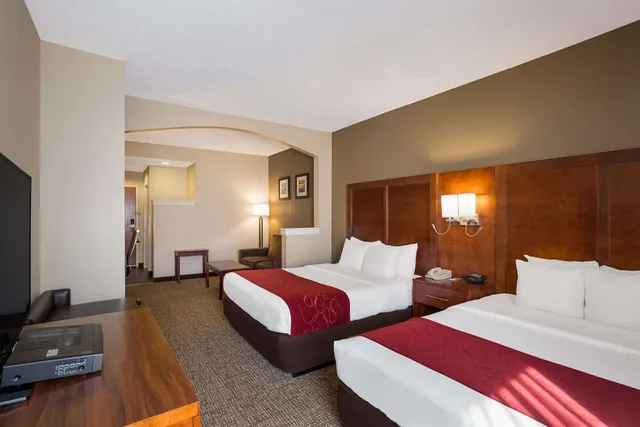 جناح بسريرين كوين، Comfort Suites Near University 1/4