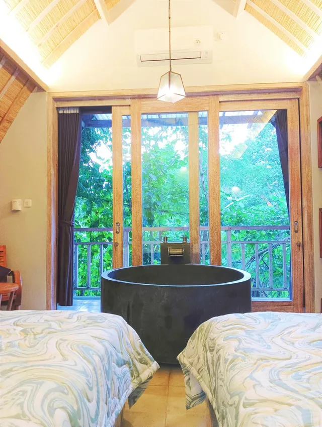 غرفة بسريرين منفصلين بشرفة، Ubad Retreat 5/8