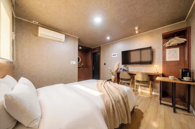 غرفة قياسية بسرير مزدوج بإطلالة على المدينة، Malu Hotel 1/10