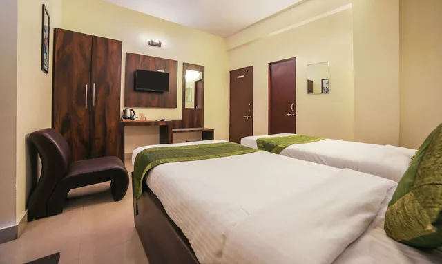 Standard, Twin Beds, Treebo Ivory House 3/7