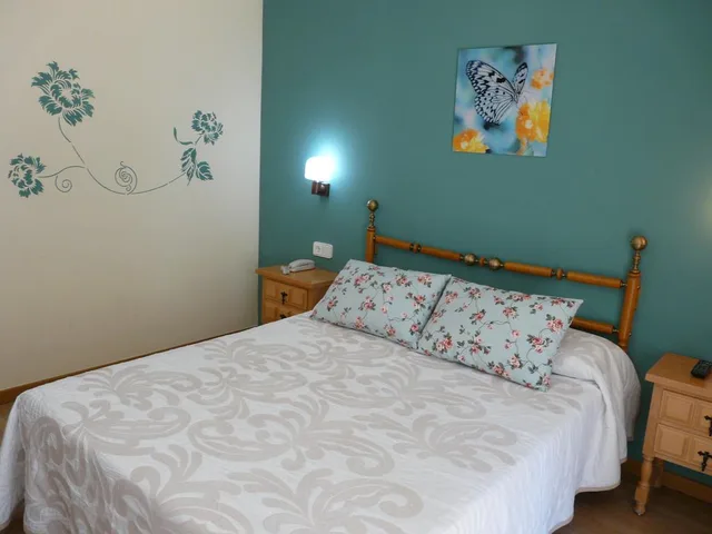 غرفة قياسية بسرير مزدوج، HOTEL NICE 1/2