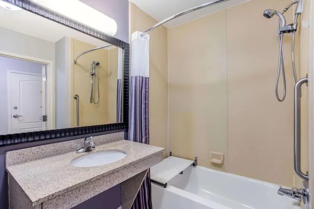 غرفة بسريرين كوين، La Quinta by Wyndham Fultondale Birmingham North 2/2
