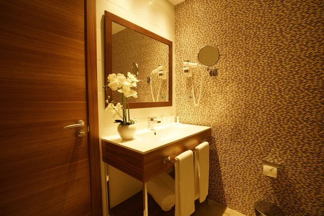 غرفة ديلوكس بسرير كوين بإطلالة على البحر، Az Hotel Kouba 4/4