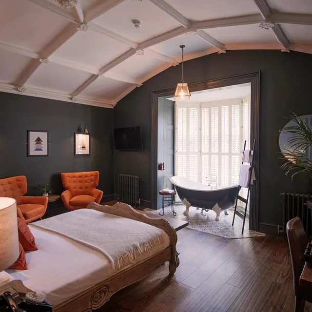 Room, King Bed, The Priory Hotel And Restaurant 1/3
