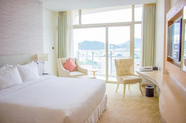 غرفة ملكية غراند بسريرين منفصلين بإطلالة على البحر، DIAMOND BAY HOTEL 1/1