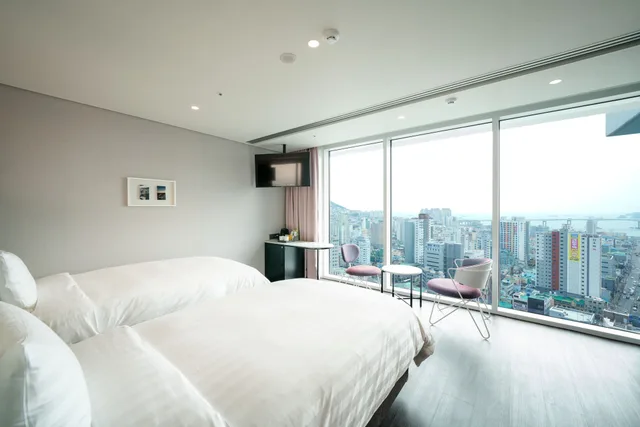 Ocean, Deluxe, Twin Beds، LaValse Hotel 1/6