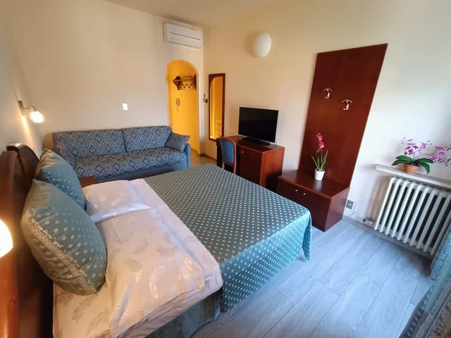 غرفة تنفيذية بسرير مزدوج وسرير بطابقين بغرفة نوم واحدة، Villa Isabella Hotel & Residence 2/8