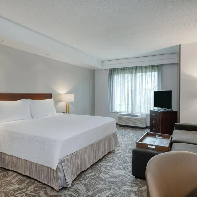 جناح بسرير كينج مع سرير سحّاب إضافي مع أريكة لذوي الإعاقة، SpringHill Suites by Marriott Terre Haute 1/6