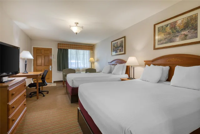 غرفة بسريرين كوين، SureStay Hotel By Best Western Leesville 1/5