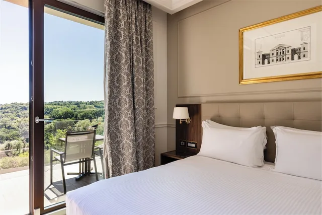 غرفة غراند ديلوكس بسرير كوين مع أريكة، Palazzo Di Varignana Resort Spa 1/5