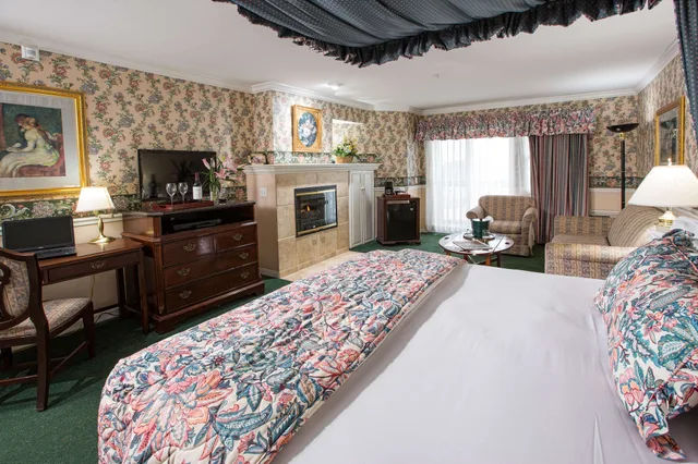 غرفة بسرير كينج بشرفة لذوي الإعاقة، Ascot Suites Morro Bay 4/6