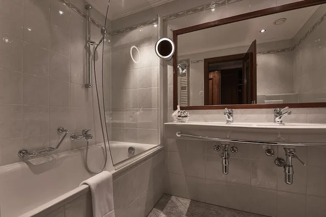 غرفة قياسية بسرير كوين، Hotel d Alleves 3/4