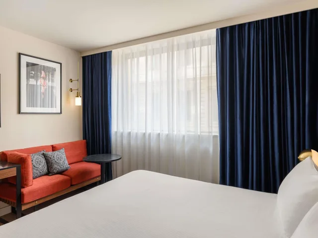غرفة ديلوكس بسرير مزدوج، Pullman Budapest 5/7