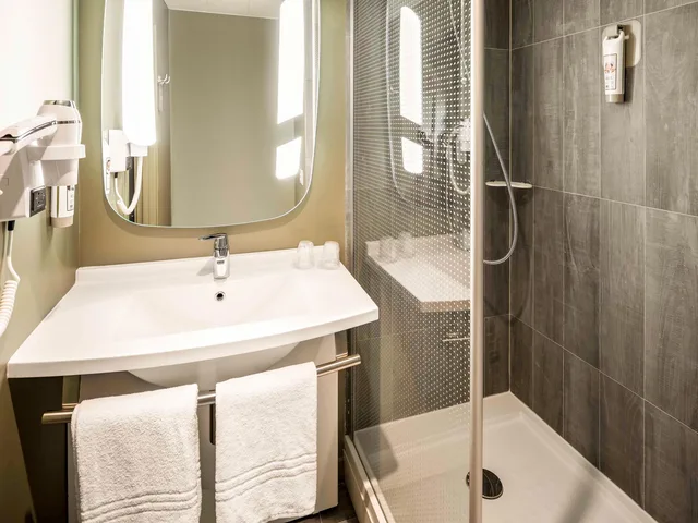 غرفة بسرير مزدوج مع سرير إضافي، Ibis Faro Algarve 9/9