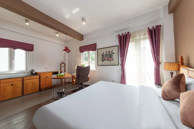 جناح بريميوم بسرير كوين، Golden Sun Villa Hotel 1/3