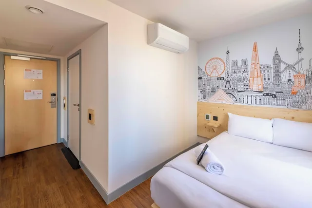 غرفة قياسية بسرير مزدوج لذوي الإعاقة، easyHotel Croydon 2/10