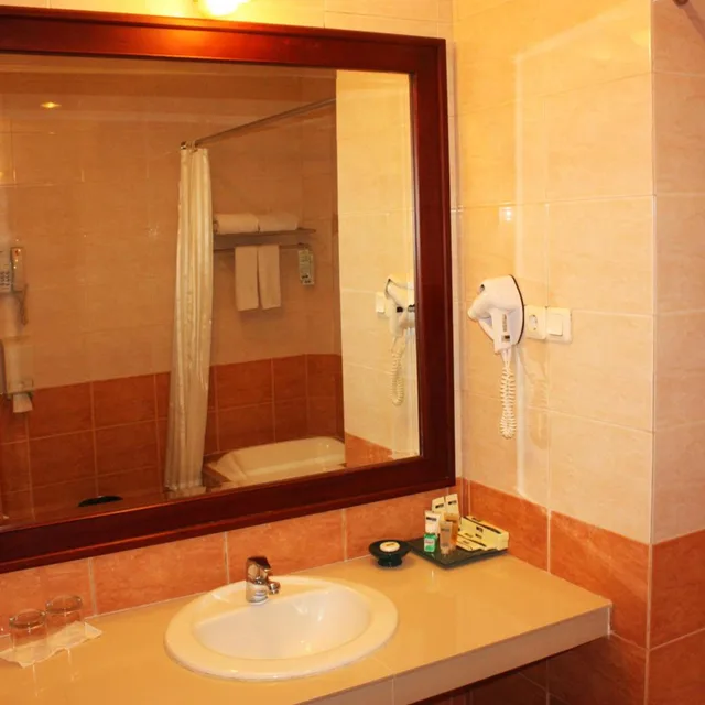 جناح بسرير كينج بغرفة نوم واحدة، Travellers Suites Serviced Apartments 6/7
